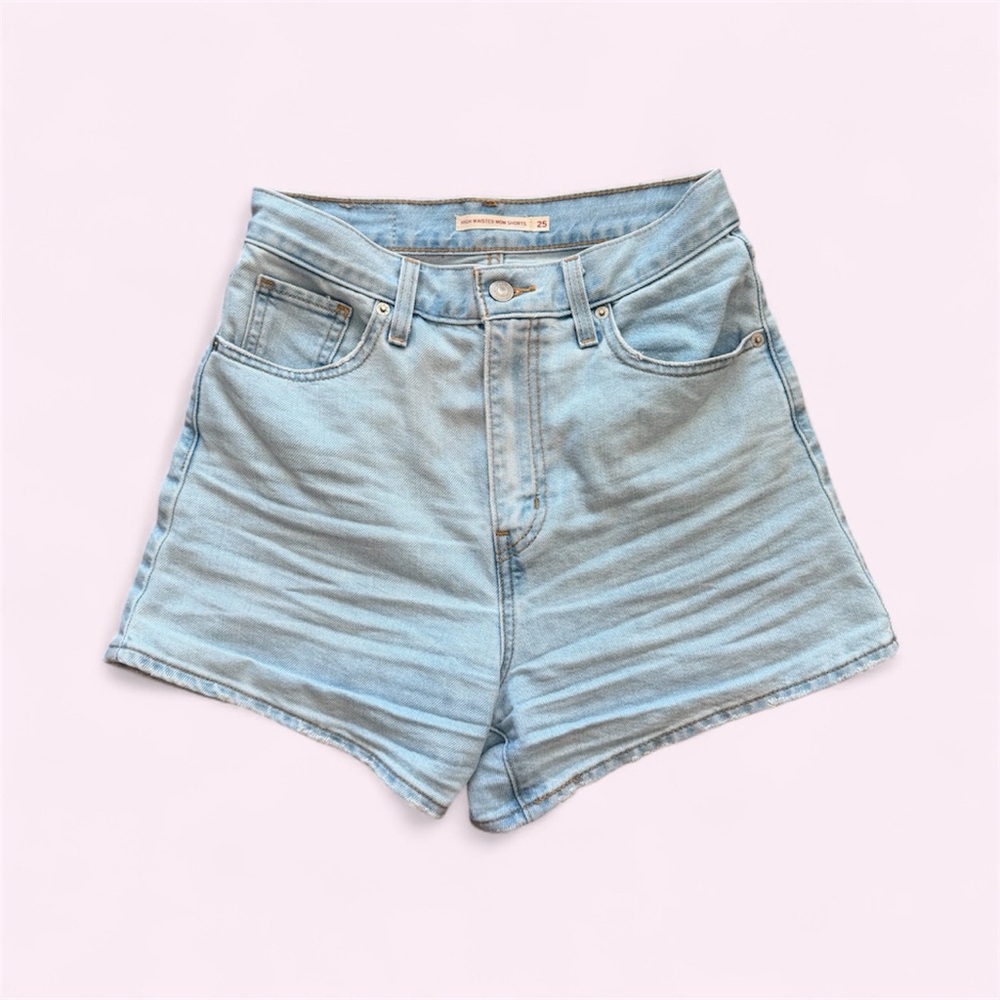 Size 25 Levi’s Mom Shorts Full coverage